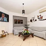 Avant Garde Downtown Apartment