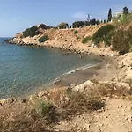 Alexandra'S Sea Front Villa