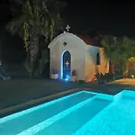 Madia Villa