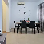 Ntina'S Apartment