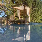 3 Roses Residence