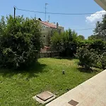 Fotis House