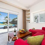 Villa Pelagos Blue