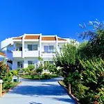 Villa Maroula