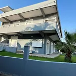 Matina'S House