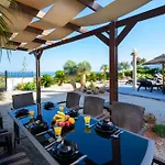 Diamond Villa