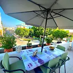 Niki'S House
