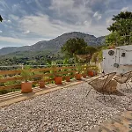 Valley View Studio Apartment Salakos