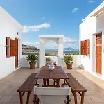 Apostolos Rooms