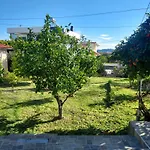Anastasia'S Garden House