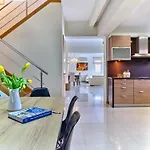Chrissiida Villa
