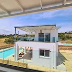 The 4Th Seaview Villas