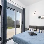 Villa Livis 2