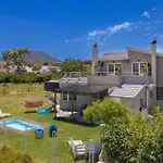 Coral Paradise Luxury Jacuzi Suite & Pool View