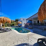 Dream Luxury Suites & Apartment Pastida
