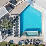 Hillside Studios & Apartments