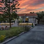 S&T Villa