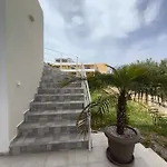 Kiki And Cocos Beach House
