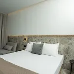 Dias Studios & Suites