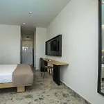 Dias Studios & Suites