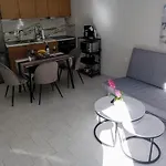 Cozy Kremasti Apartment