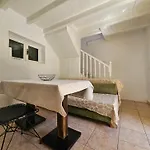 Otc Mini Suites Old Town
