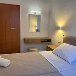 Sarris Studios & Apartments