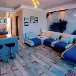 Deluxe Beach Apartment- Sleeps 2 & Private Terrace