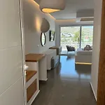 Lambis Studios & Apartments