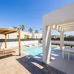 Villa Salty Sun 1