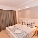 Island Dreams Rooms & Suites