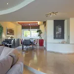 Quinn Hill Luxury Villa