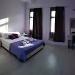 Mulberry Inn