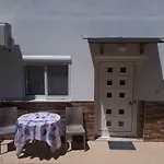 Vivian'S City Center Apartment