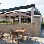 Amaryllis Apartments