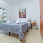 Central Luxurious Apartments Close To The Sea