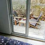 Amazing Apartment Near The New Marina And Old Town