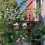 Chris Apartments
