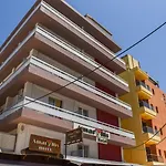 Amaryllis Beachfront Hotel
