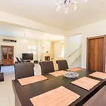 Villa Korina