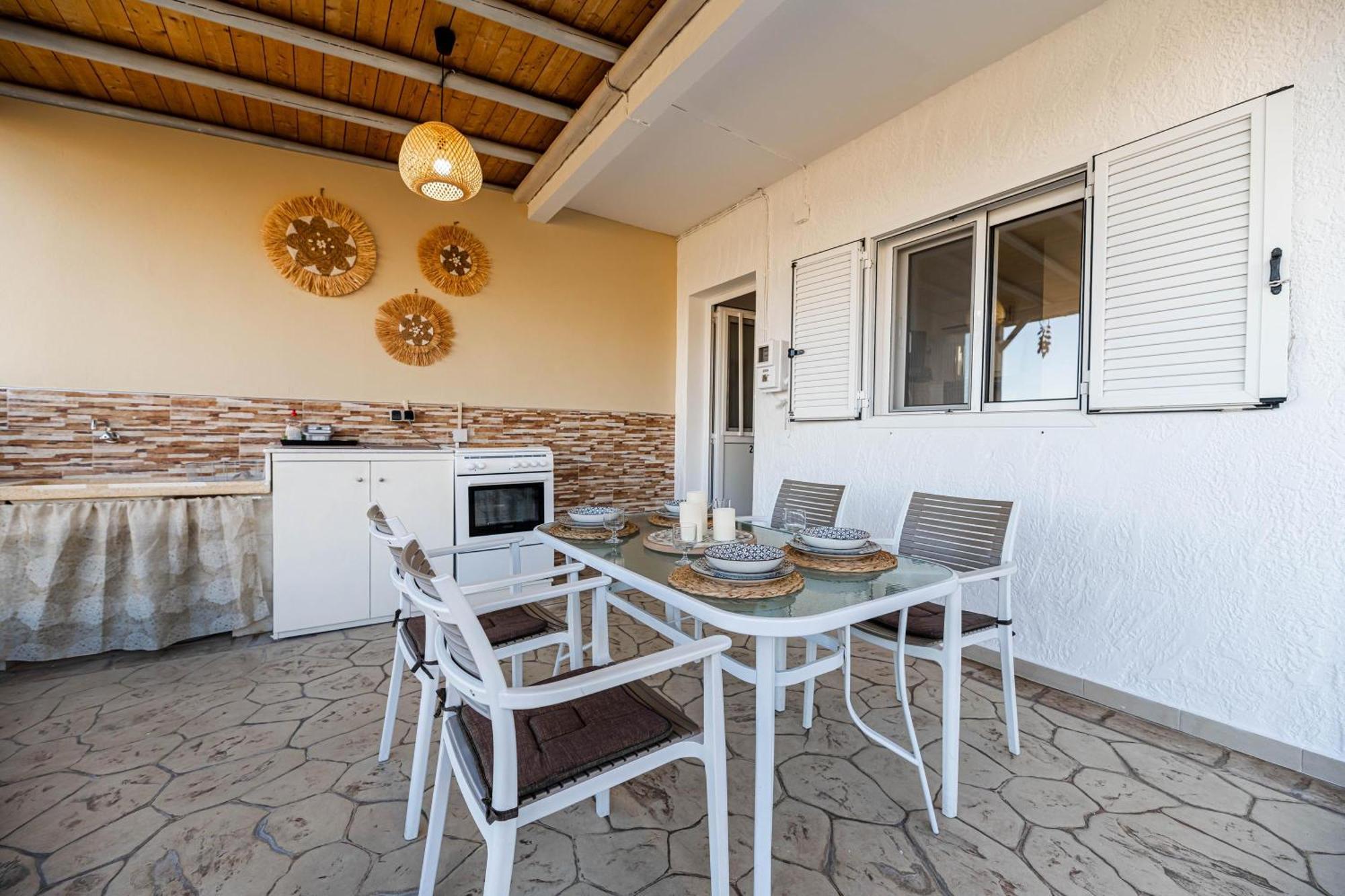 Aperanto Galazio Apartment *