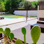 Green Horizon Villa