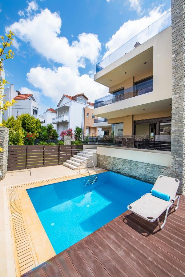 Villa Breeze 2 *