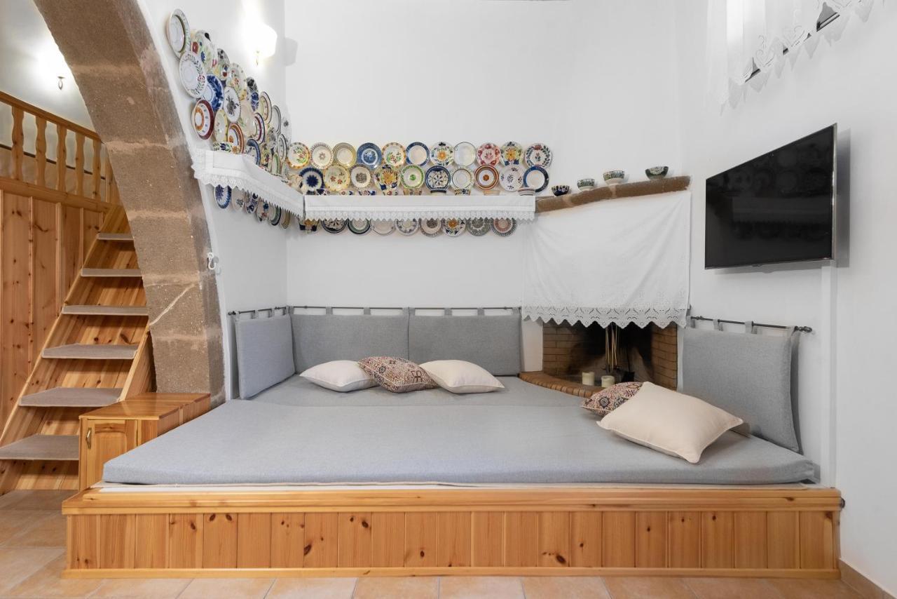 Apartment Traditional House Leventis