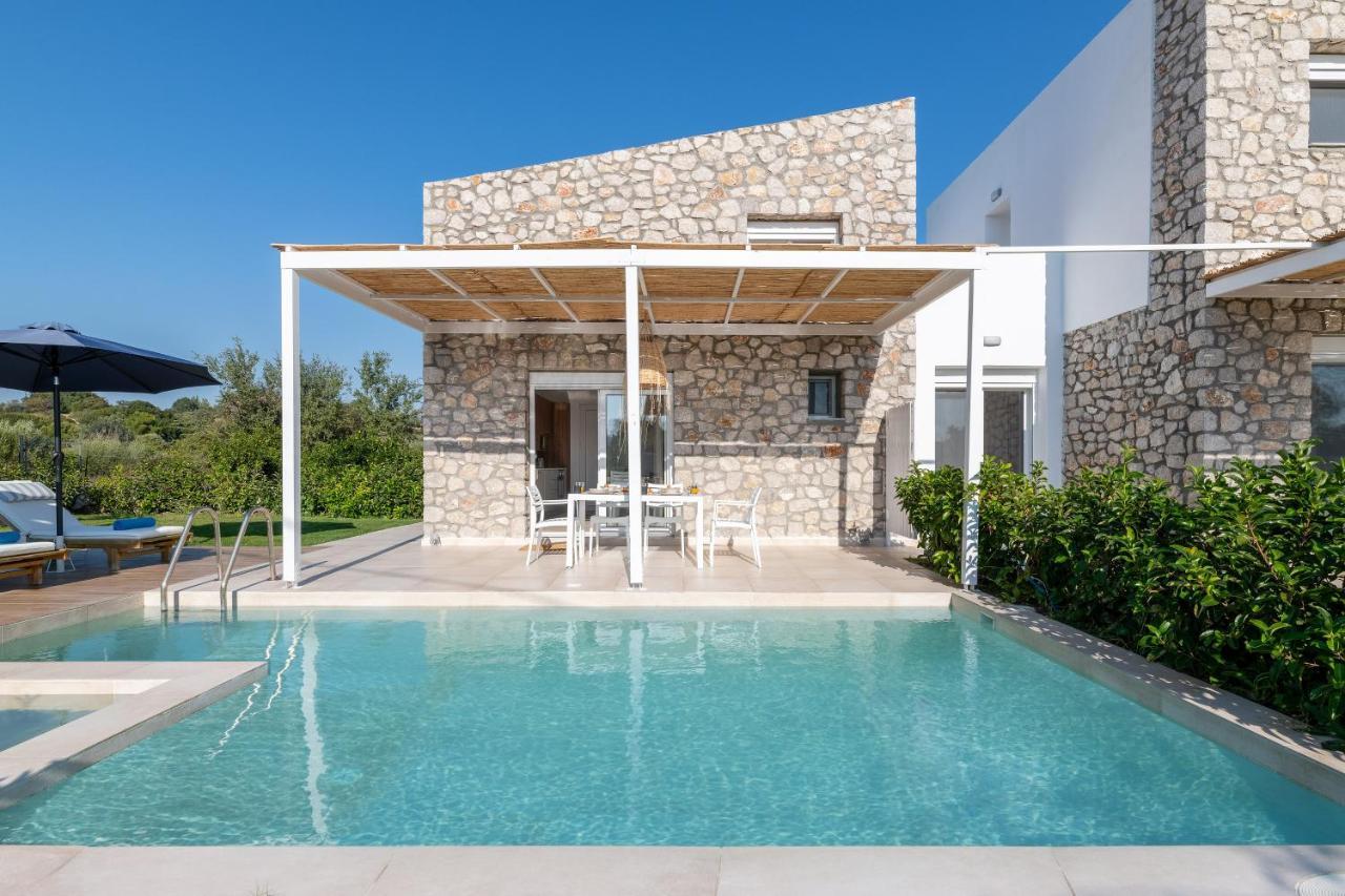 Villa New Brand Loft: Beachside Retreat With Pool And Jacuzzi