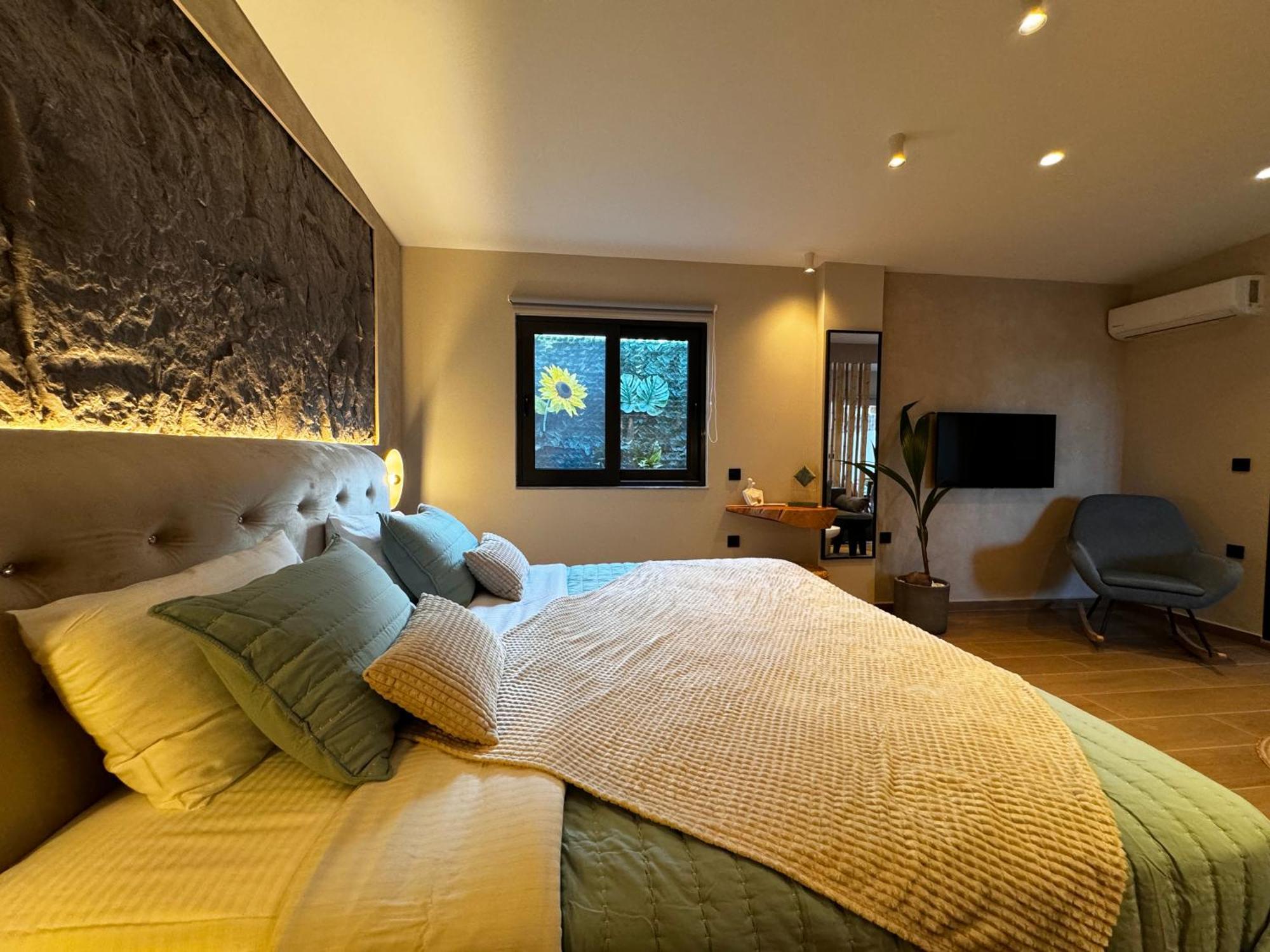 Compass Luxury *