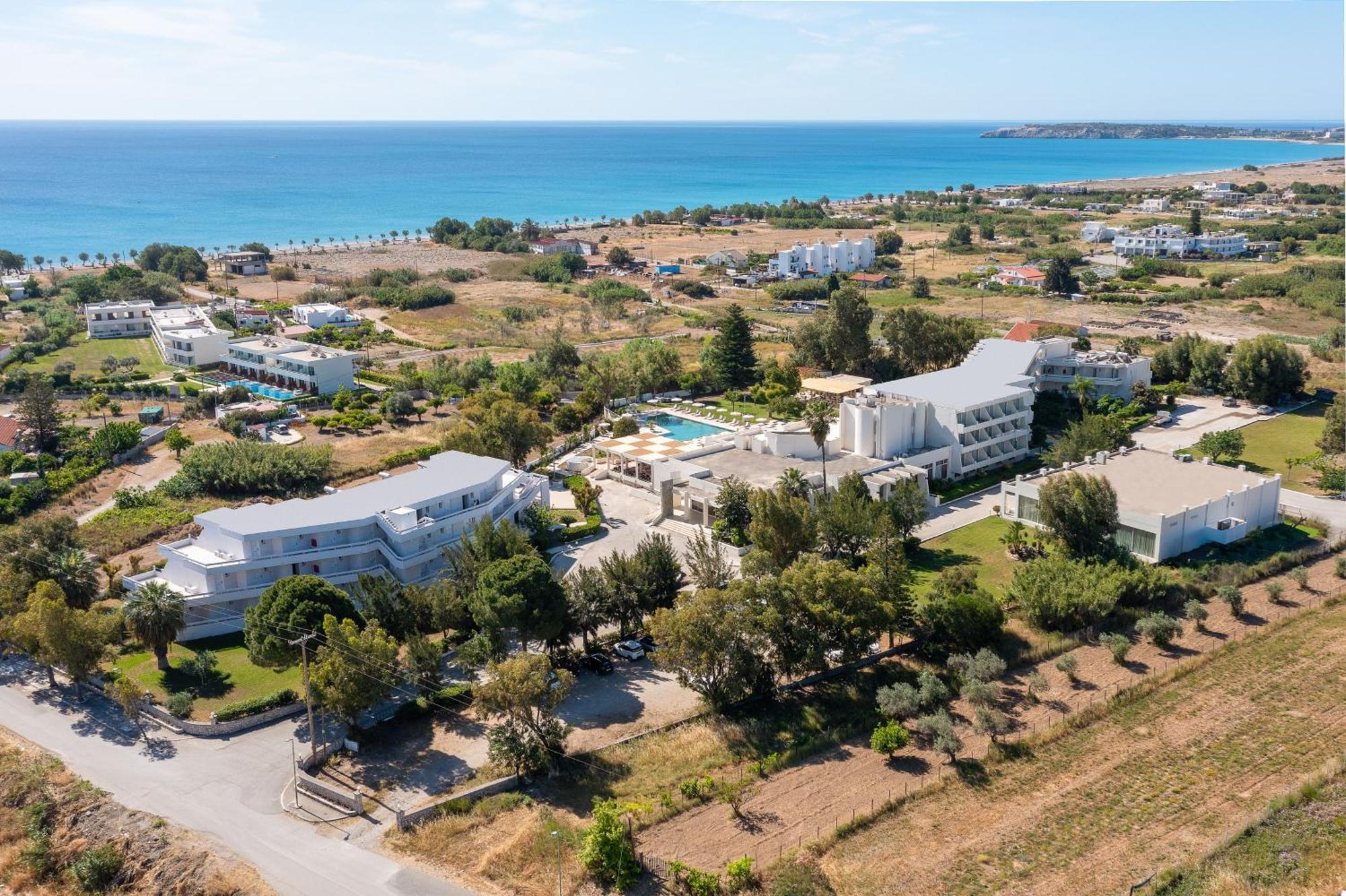 Hotel Bay Village 4*